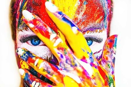 Akçalı Sprey Boya 400 ML Parlak Siyah 326